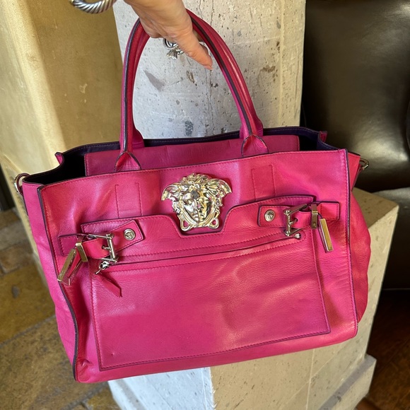 Gorgeous Large Versace Medusa Leather Handbag - Picture 4 of 14